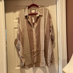 AMERICAN EAGLE OVERSIZED BUTTON DOWN SHIRT